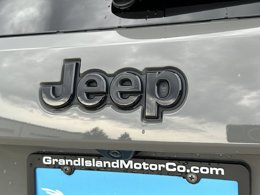 2021 Jeep Grand Cherokee Laredo X 4x4