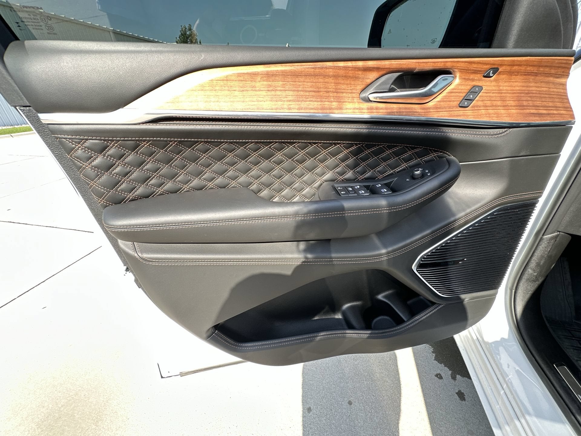 2025 Jeep Grand Cherokee Summit Reserve 4x4