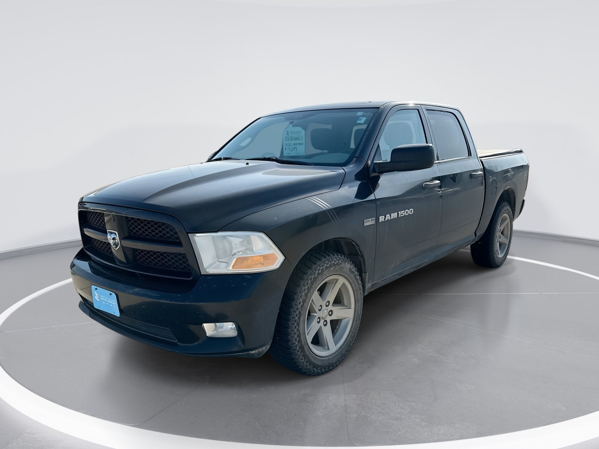 2012 RAM 1500 ST 4x4 Crew Cab's photo