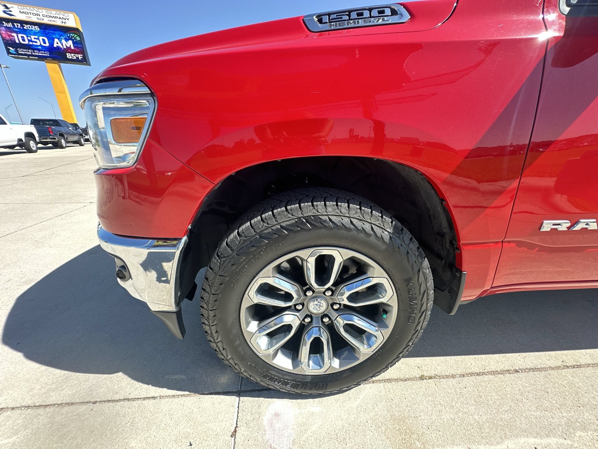 2020 RAM 1500 Big Horn Quad Cab 4x4 6'4" Box