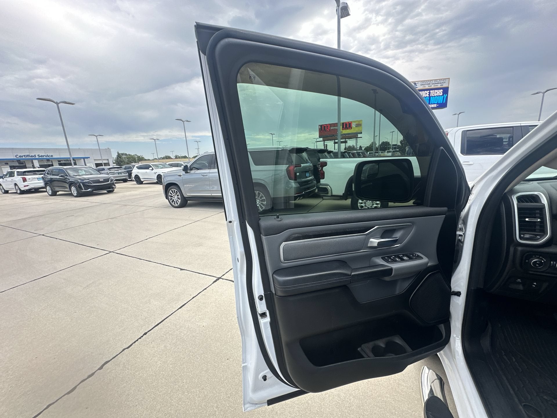 2019 RAM 1500 Big Horn/Lone Star Crew Cab 4x4 5'7" Box