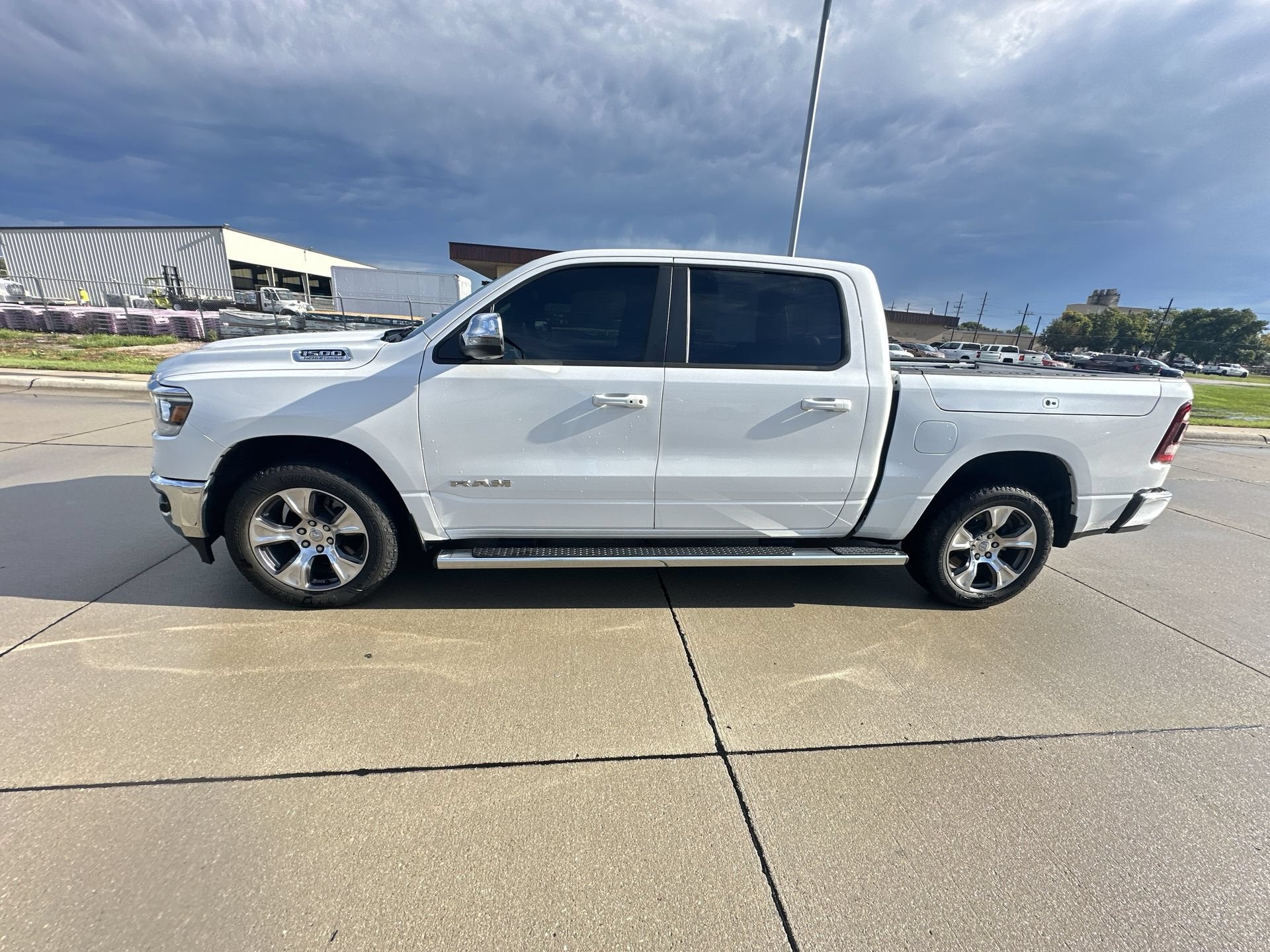 2023 RAM 1500 Laramie Crew Cab 4x4 5'7" Box