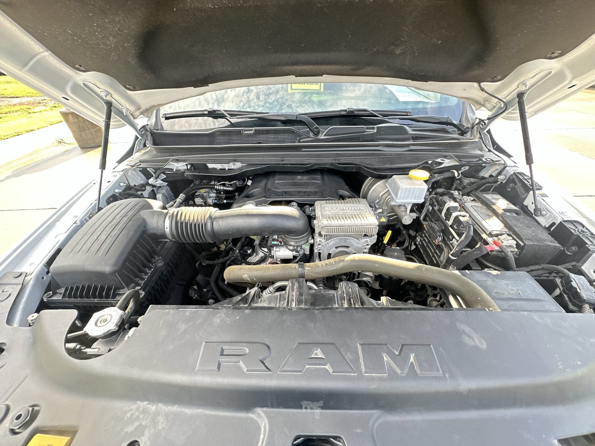 2023 RAM 1500 Laramie Crew Cab 4x4 5'7" Box