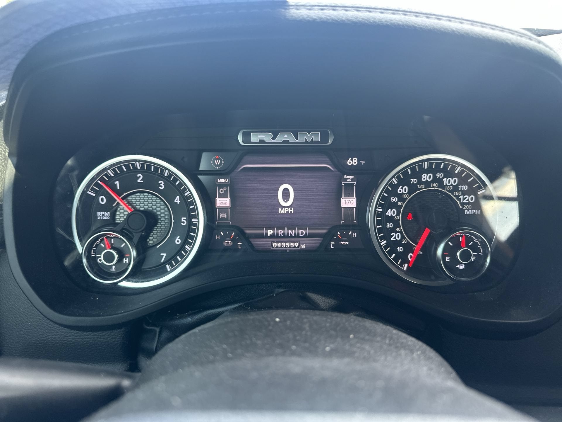 2023 RAM 1500 Laramie Crew Cab 4x4 5'7" Box