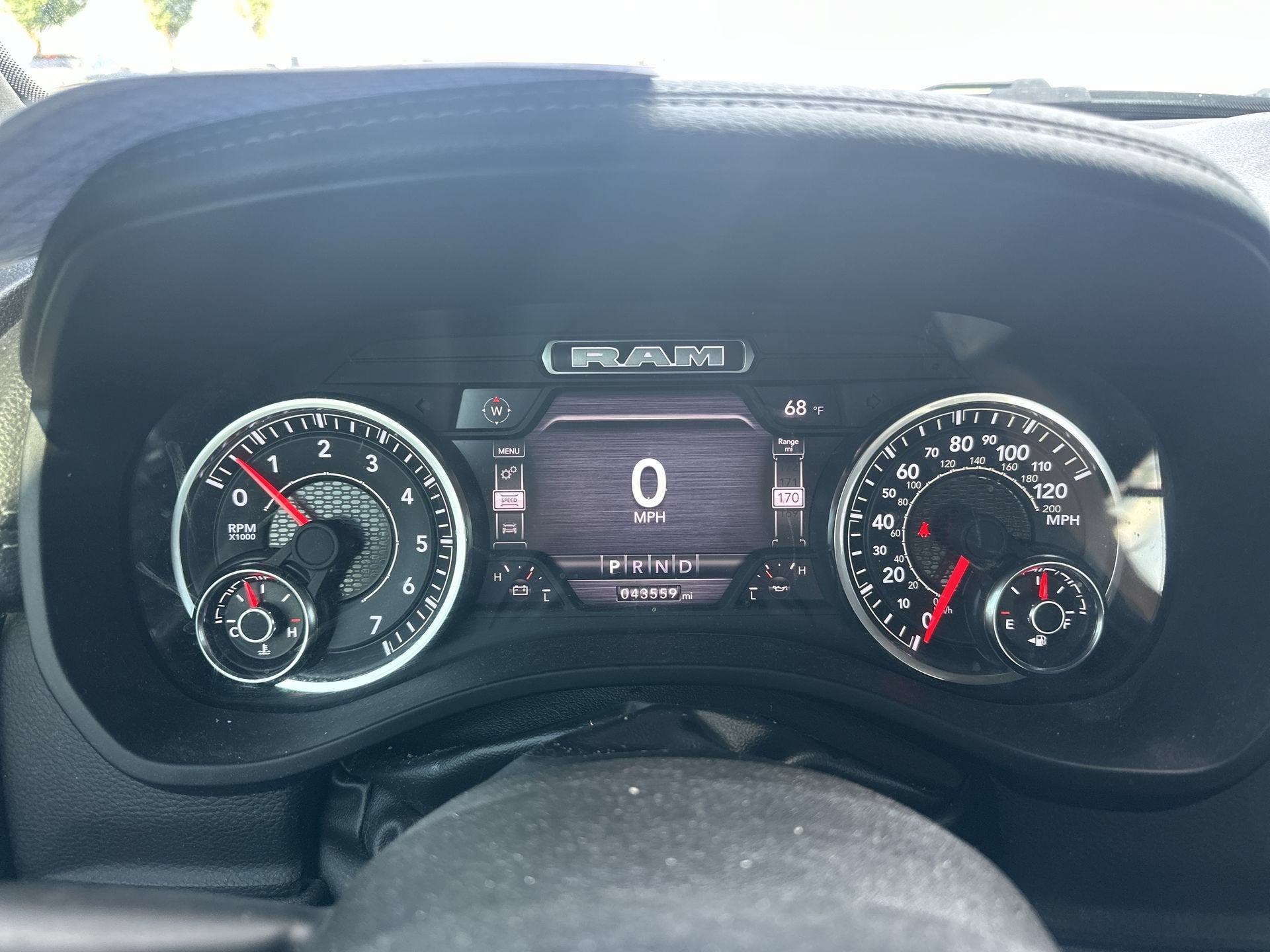 2023 RAM 1500 Laramie Crew Cab 4x4 5'7" Box