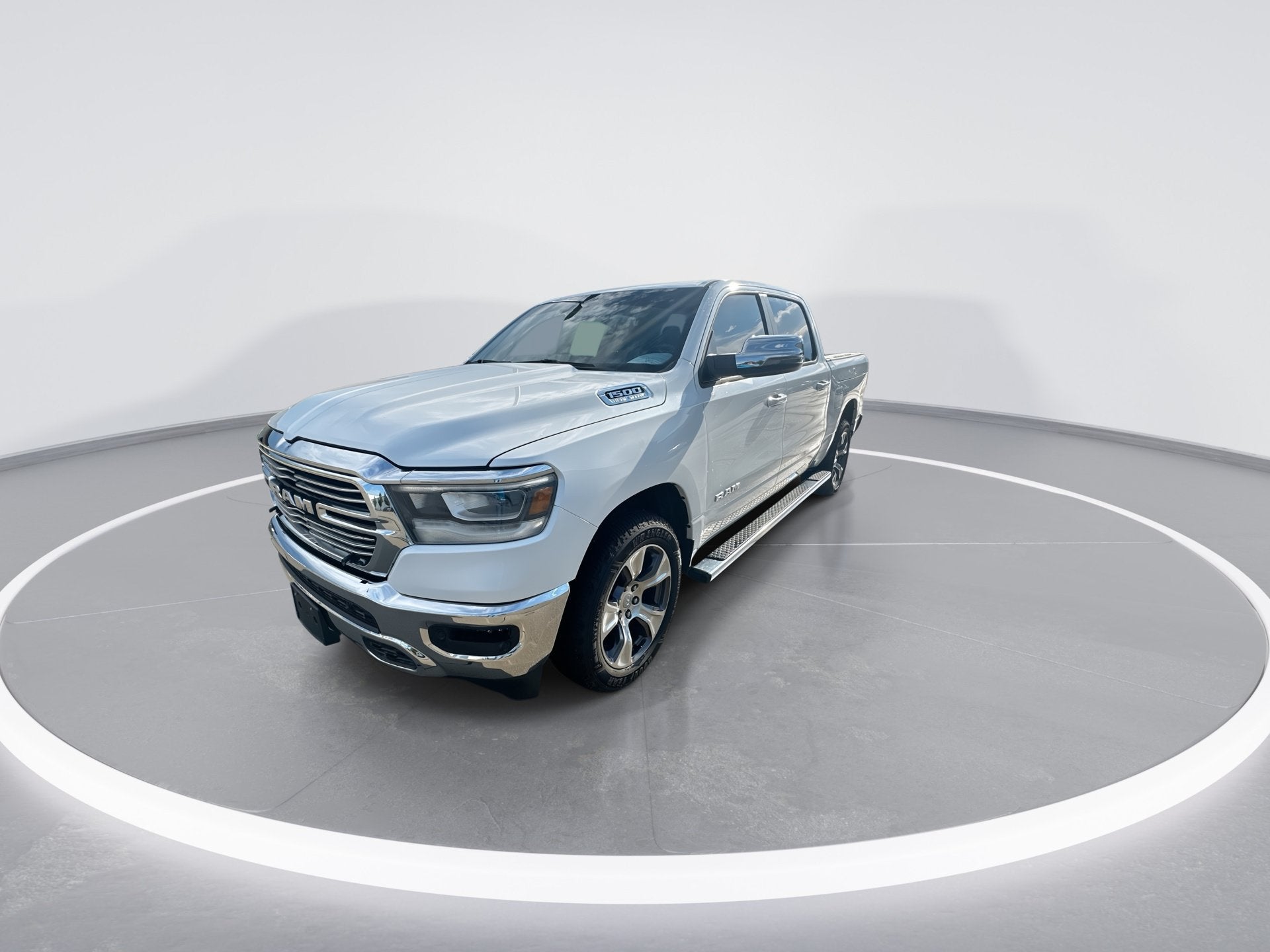 2023 RAM 1500 Laramie Crew Cab 4x4 5'7" Box