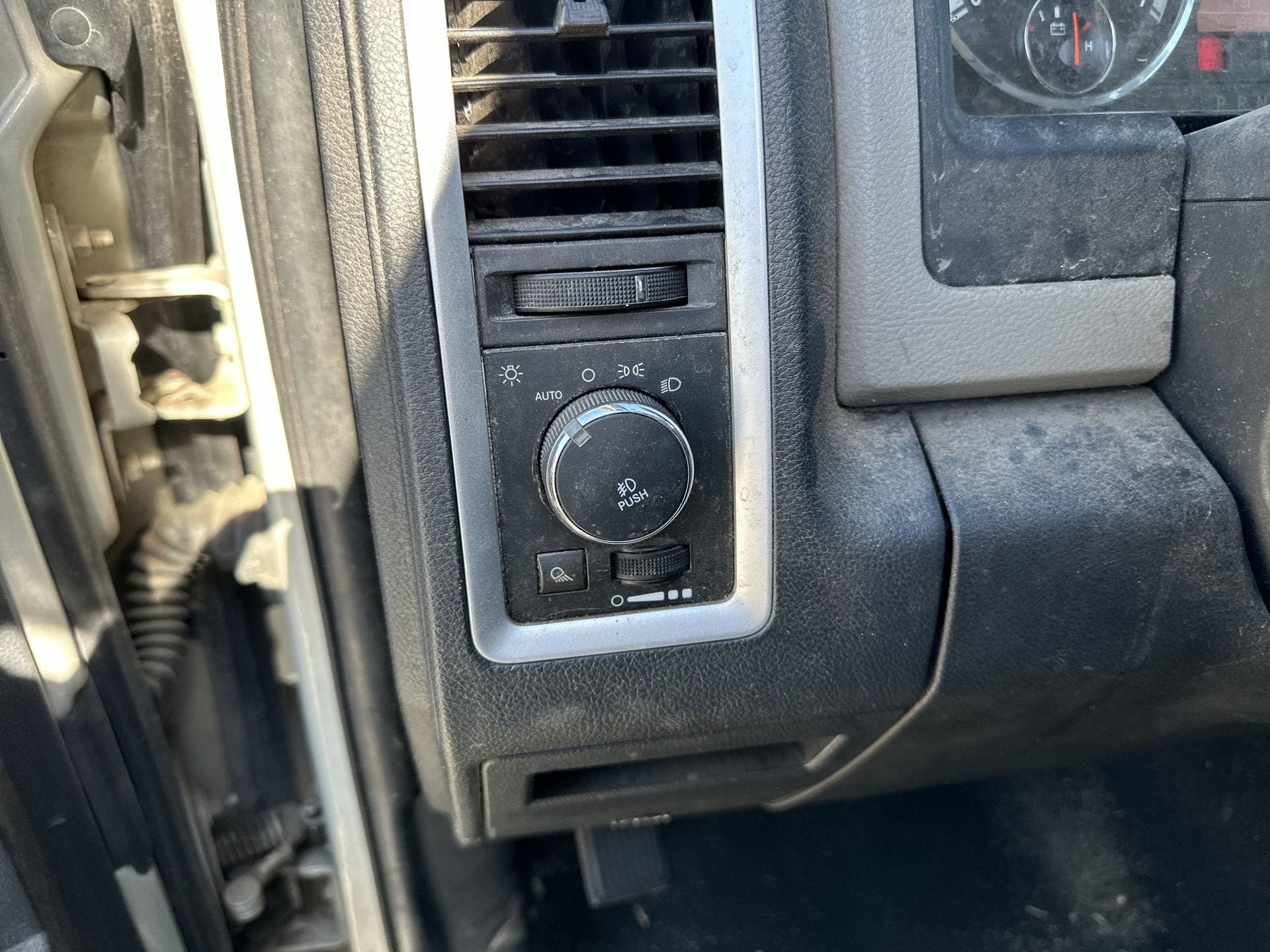 2010 Dodge Ram 1500 SLT/Sport/TRX