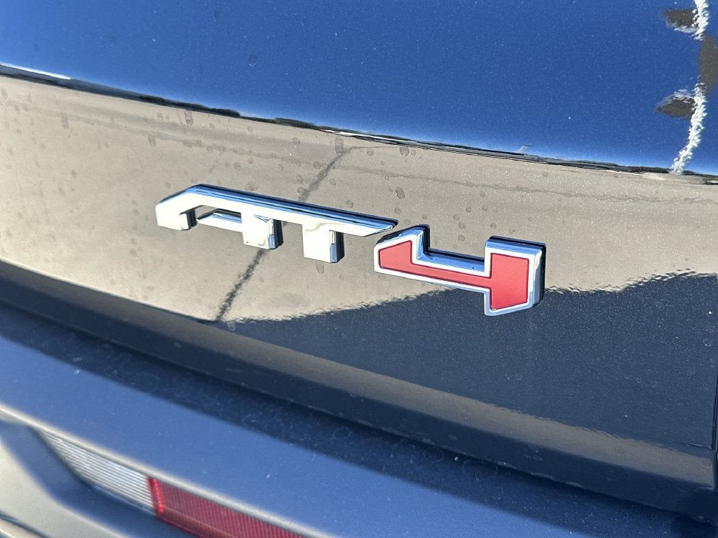 2027 GMC Acadia AT4