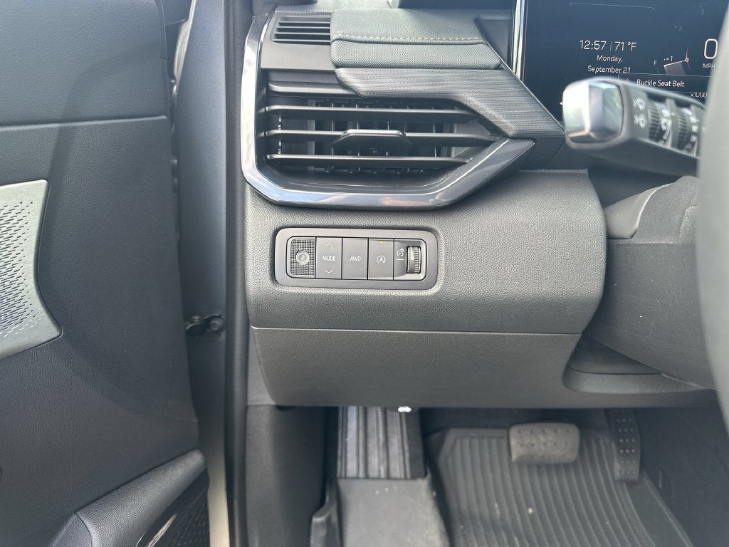 2027 GMC Acadia AT4