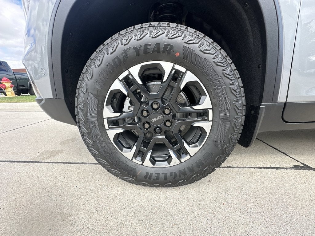 2027 GMC Acadia AT4