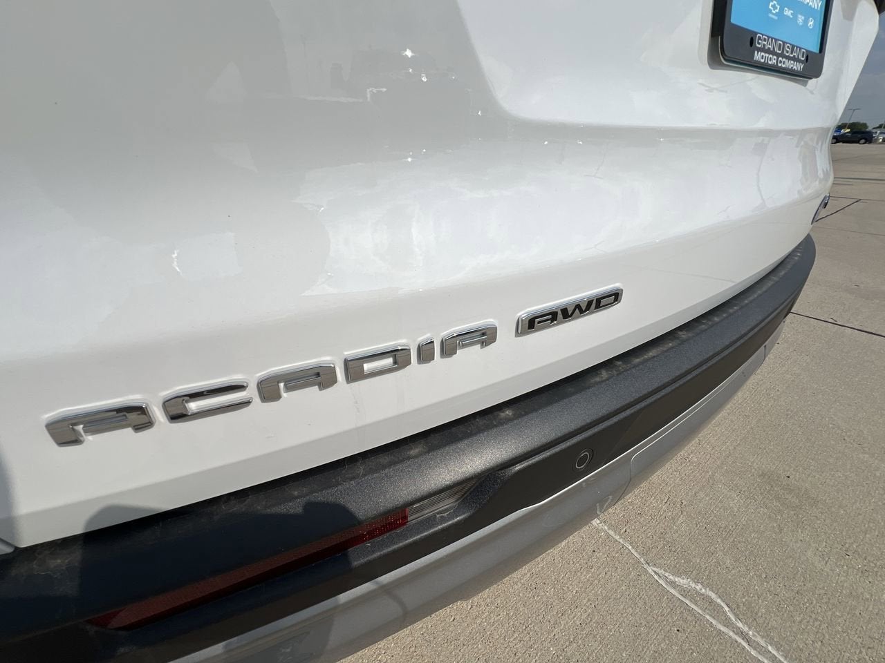 2025 GMC Acadia Elevation