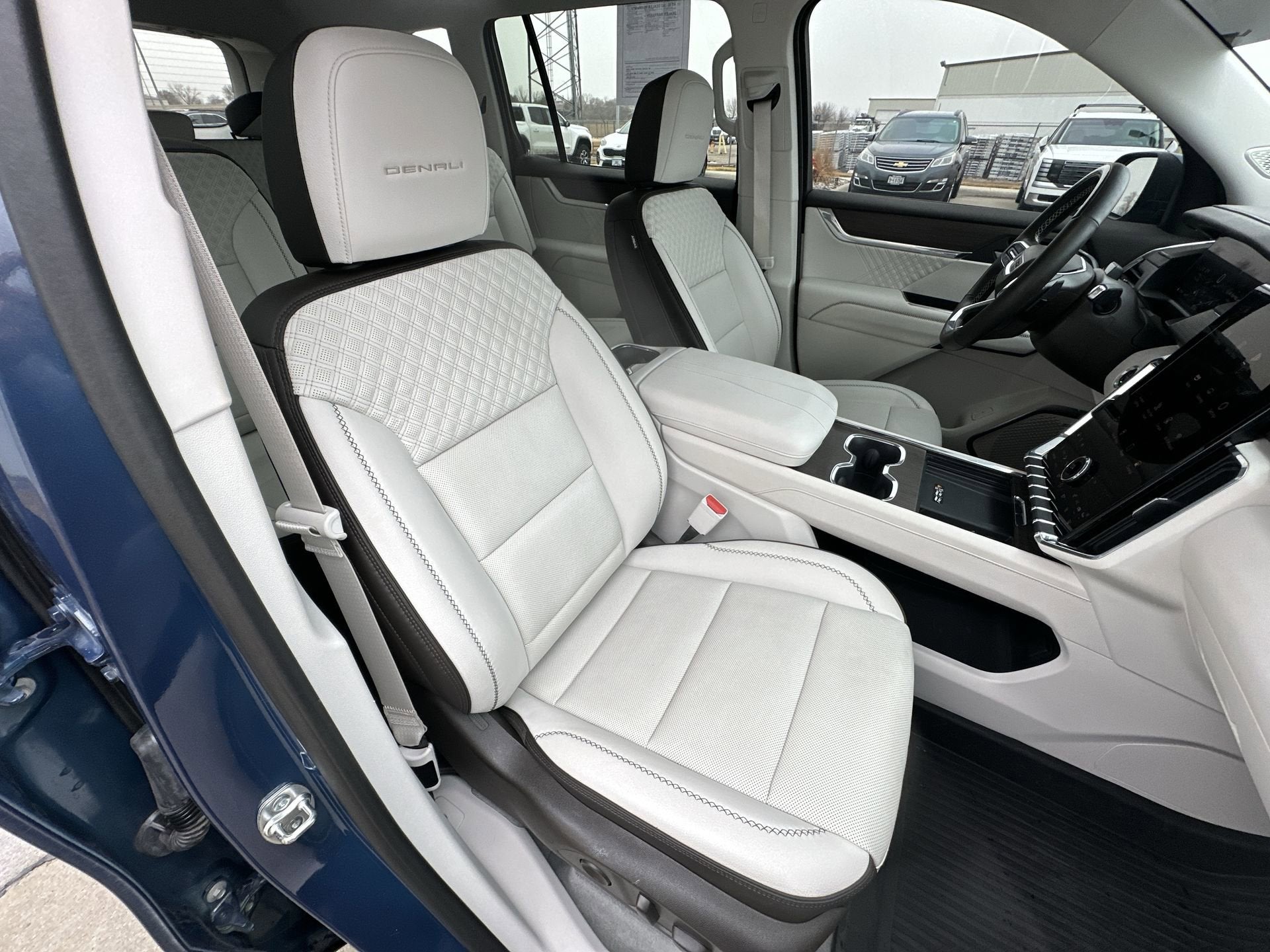 2024 GMC Acadia Denali