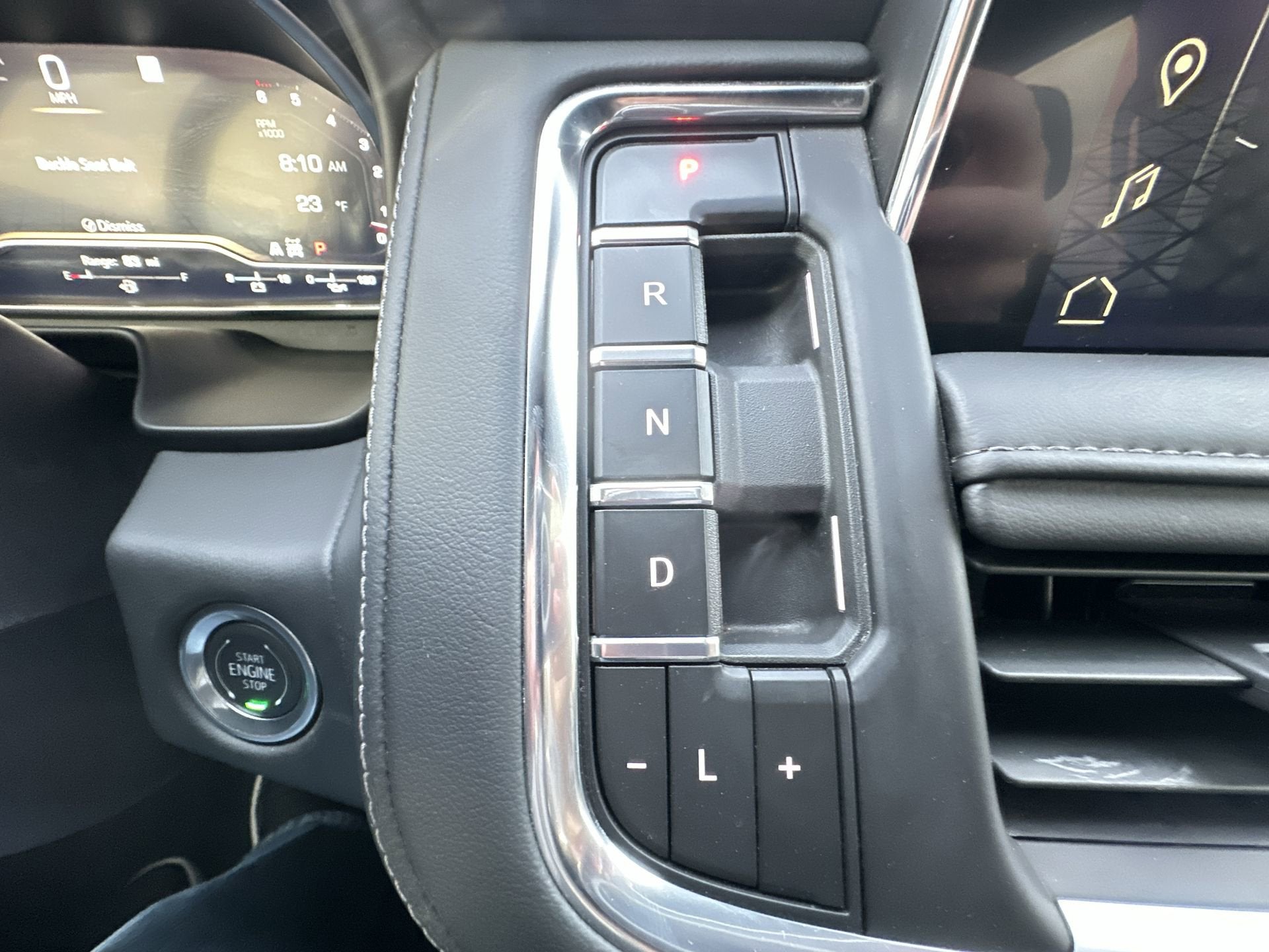 2024 GMC Yukon XL SLE