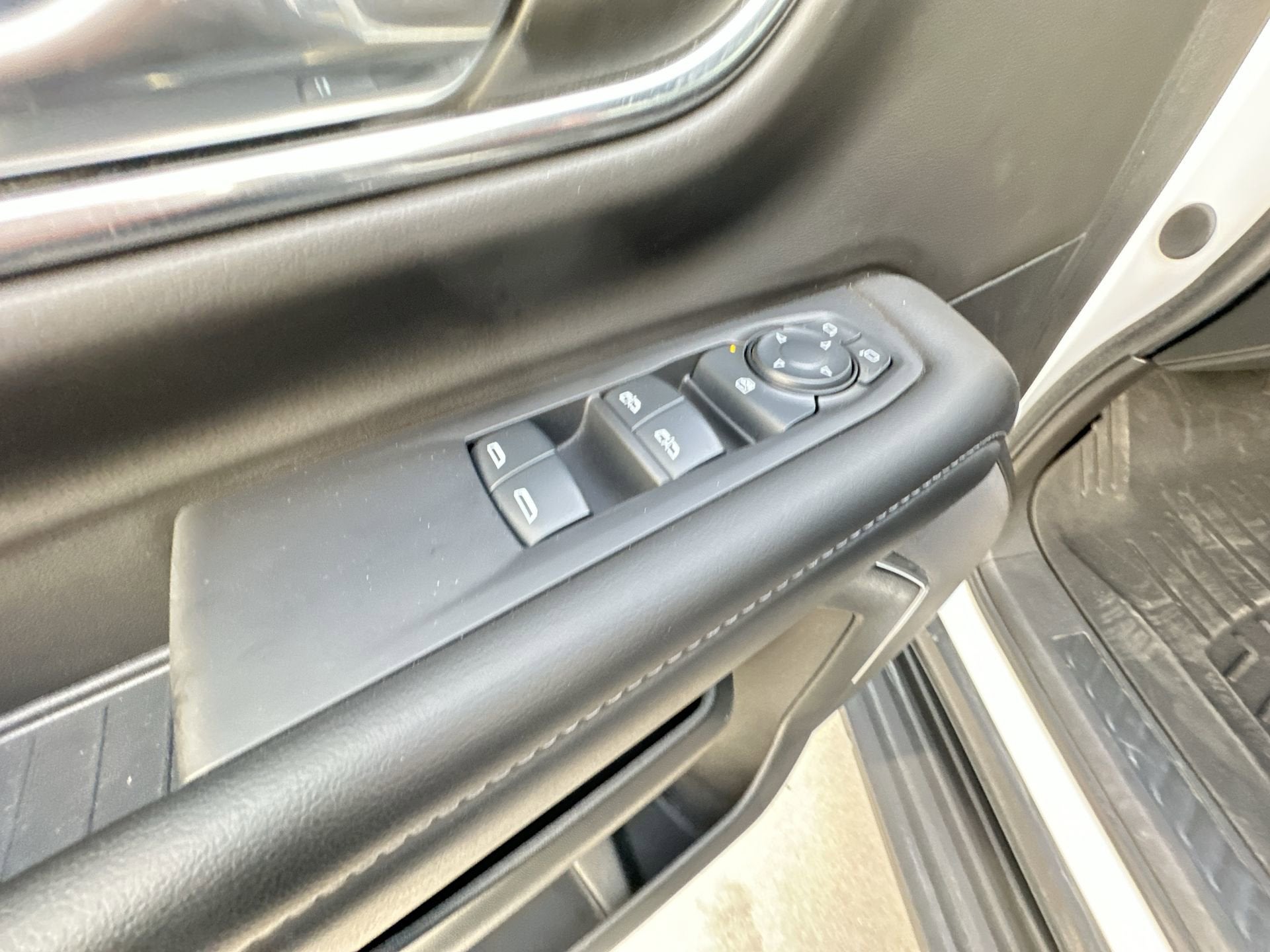 2024 GMC Yukon XL SLE