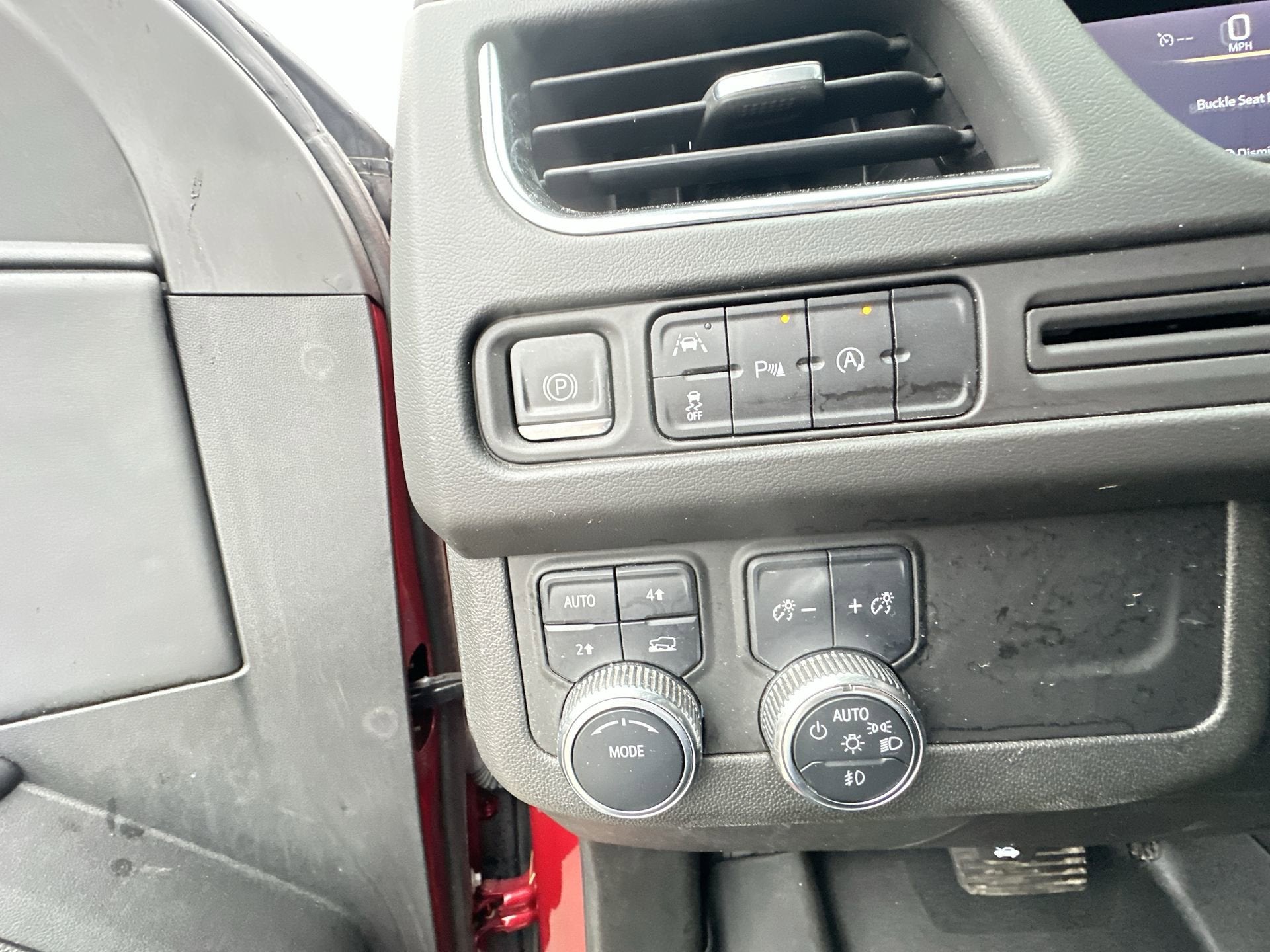 2023 GMC Yukon XL SLE