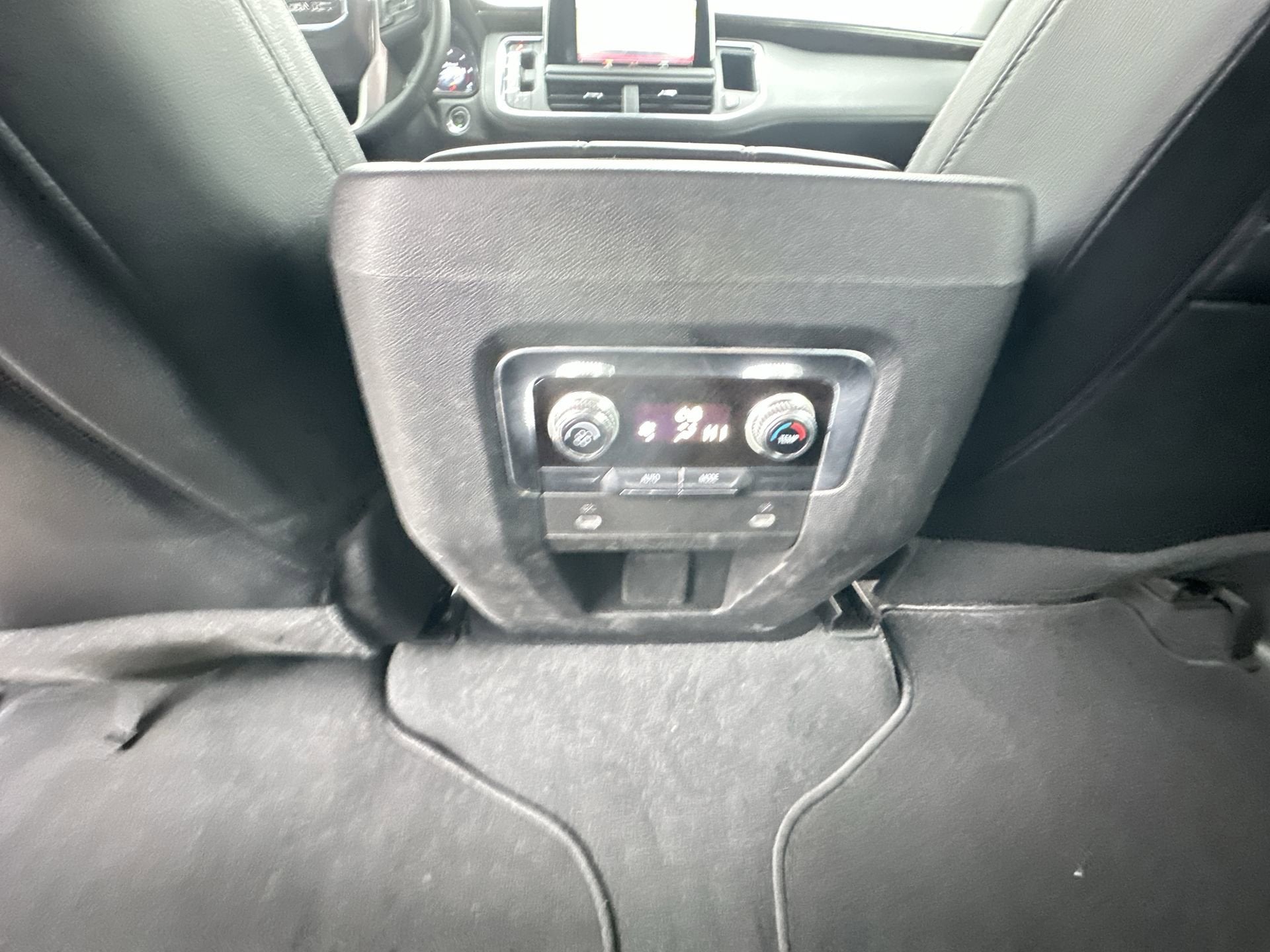 2023 GMC Yukon XL SLE