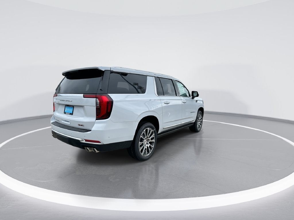 2026 GMC Yukon XL Denali - Photo 8