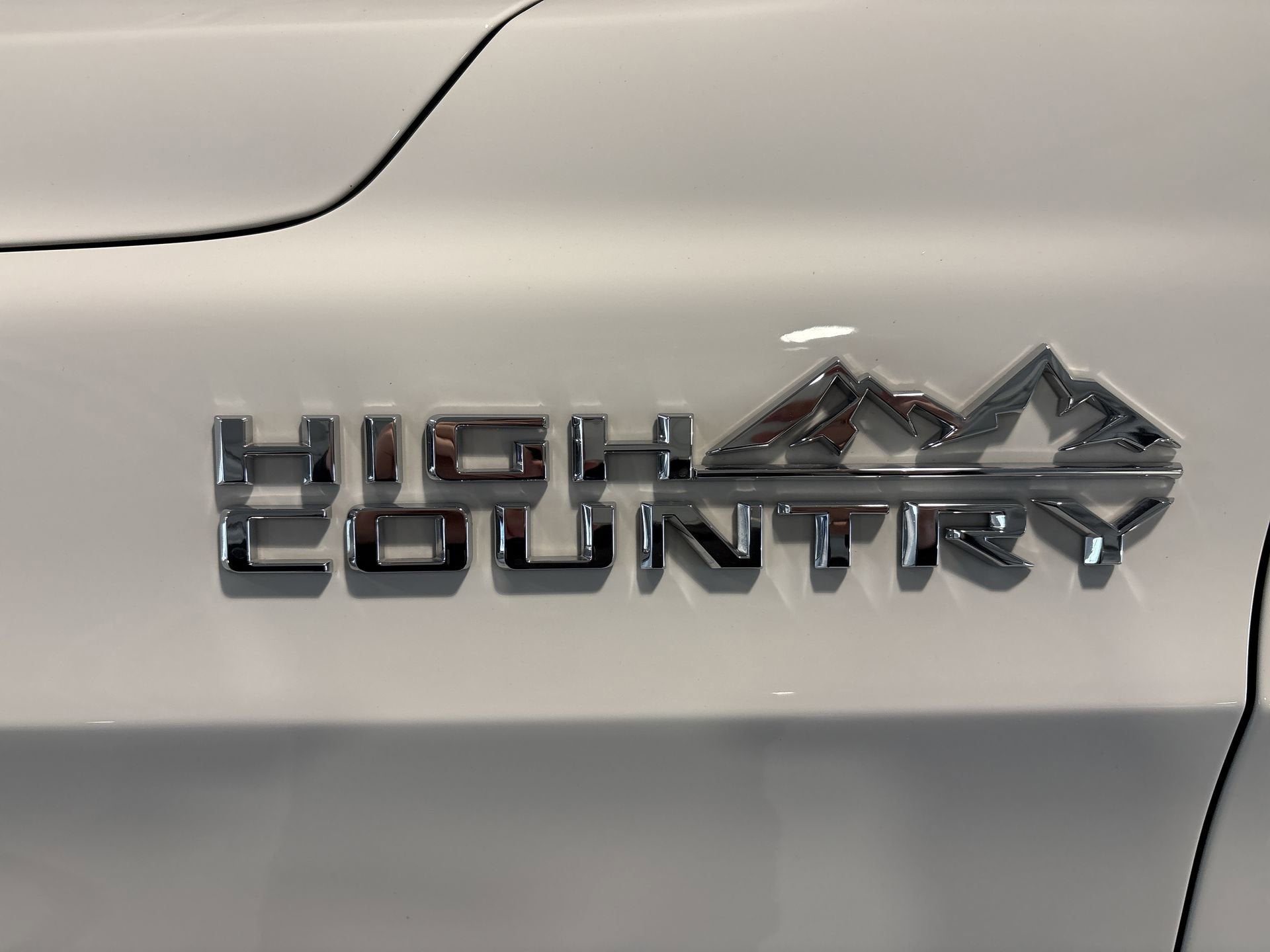 2023 Chevrolet Suburban High Country