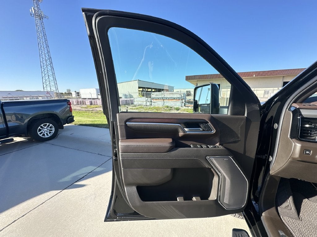 2026 GMC Sierra 3500 HD Denali DRW
