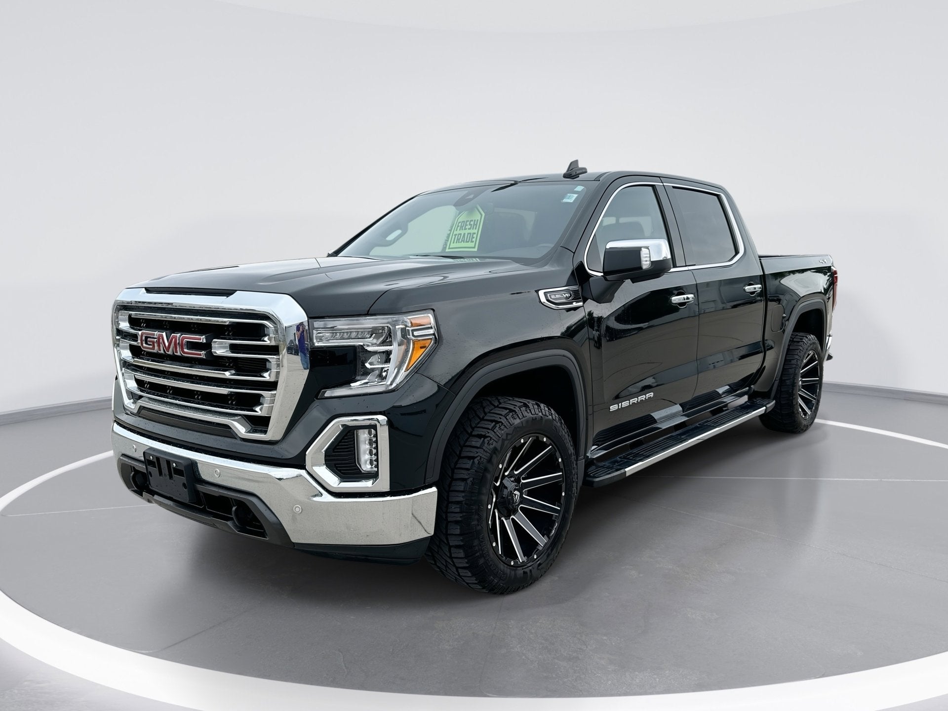 2020 GMC Sierra SLT 4WD Crew Cab Short Box's photo