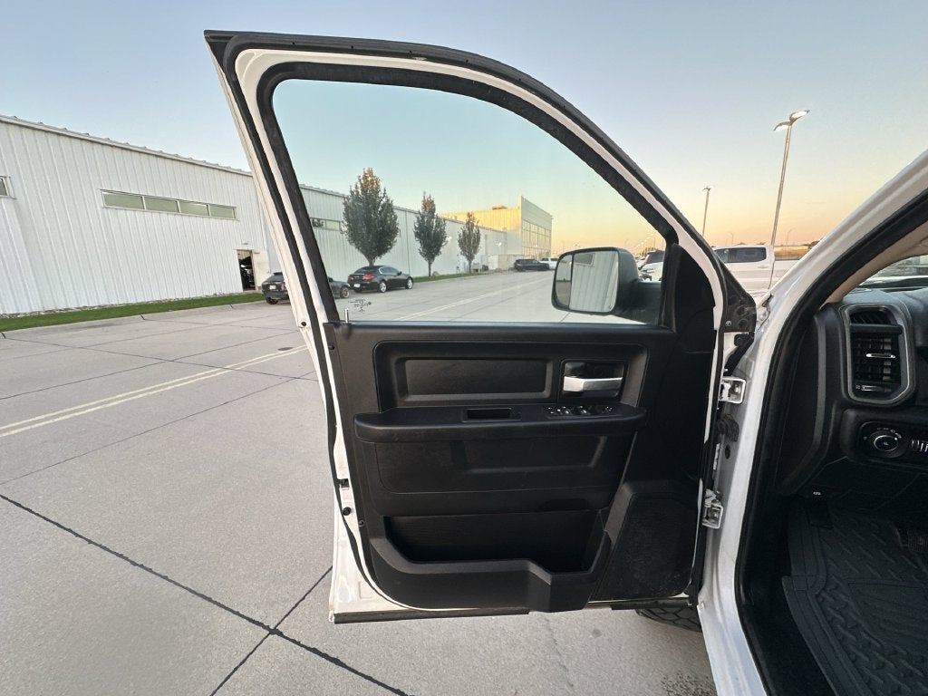 2019 RAM 2500 Tradesman Crew Cab 4x4 6'4" Box