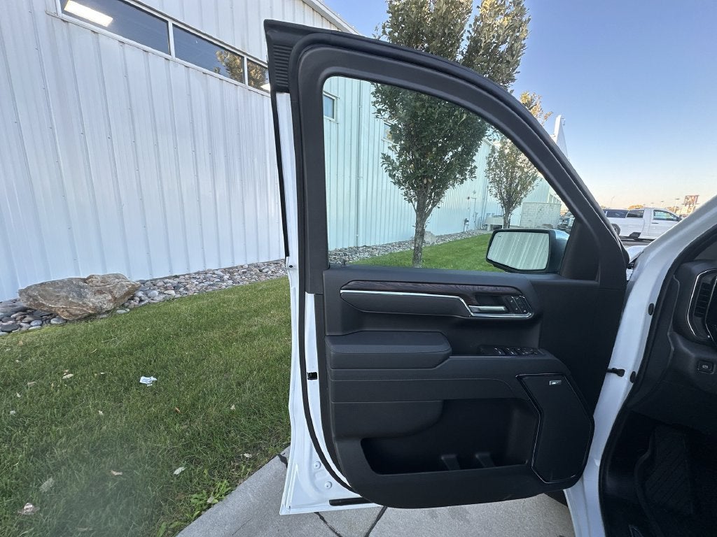 2026 GMC Sierra 1500 SLT - Photo 23