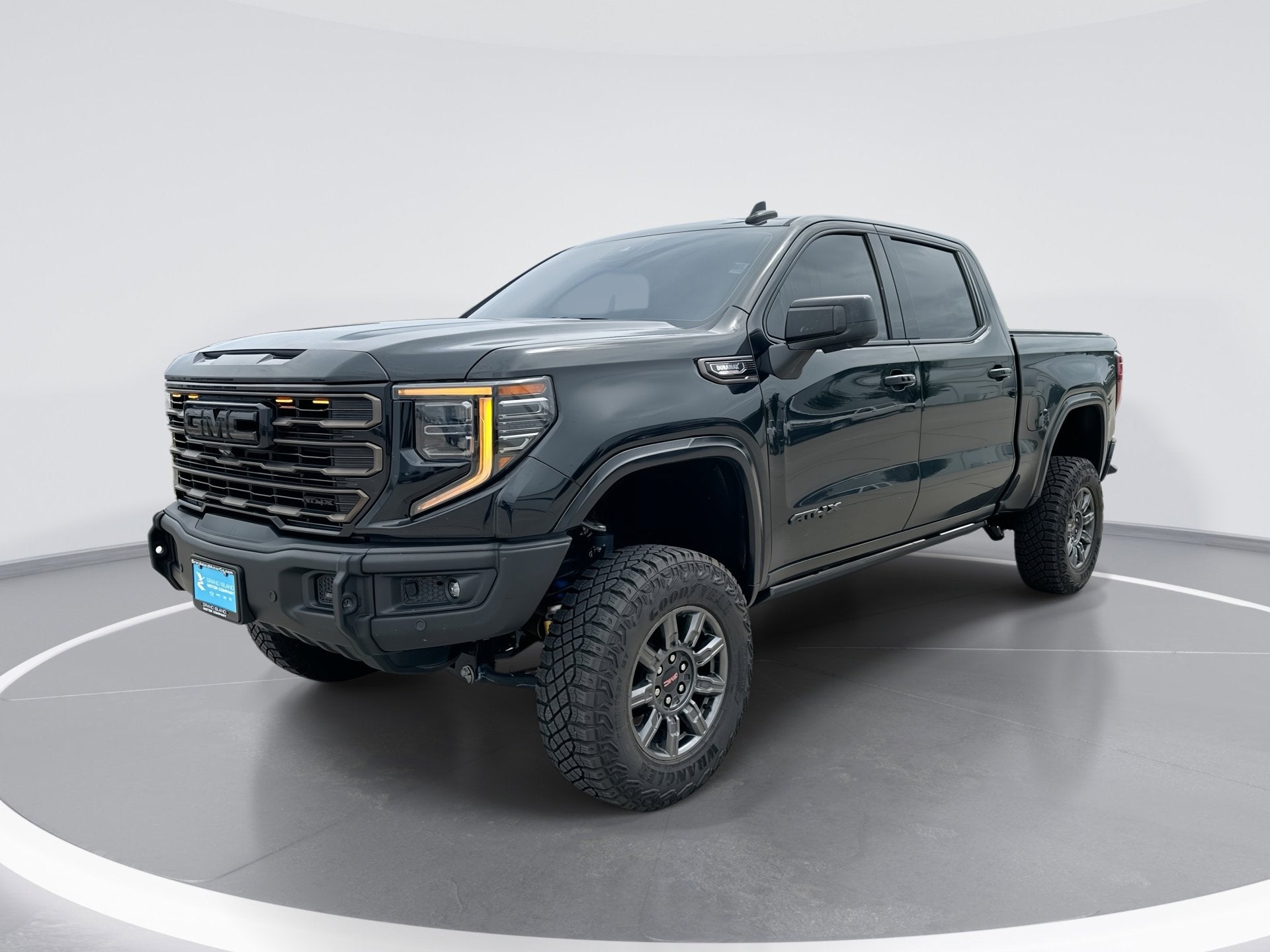 2025 GMC Sierra 4WD Crew Cab Short Box AT4X's photo