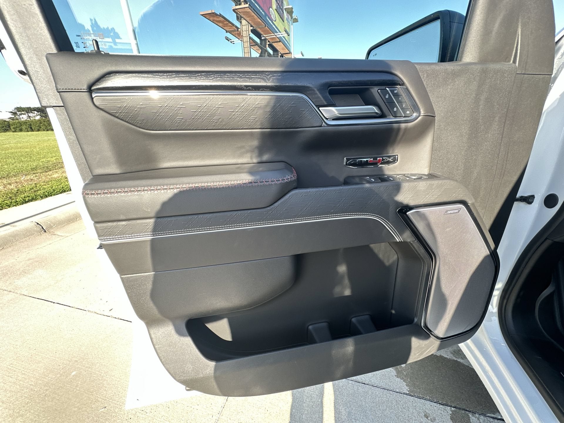 2024 GMC Sierra 1500 AT4X
