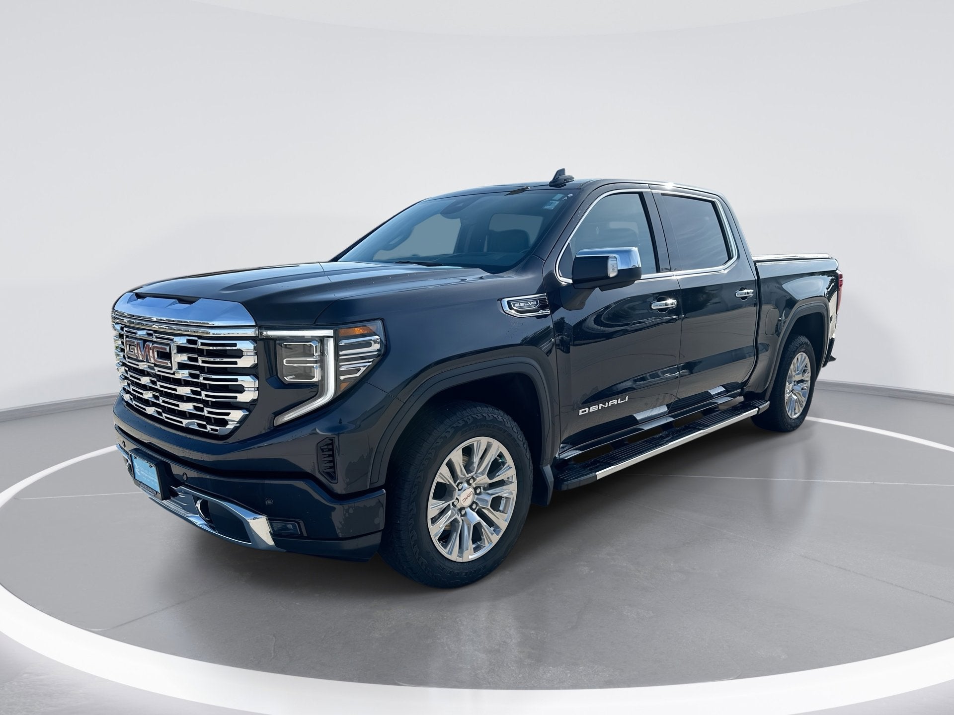 2023 GMC Sierra 4WD Crew Cab Short Box Denali's photo