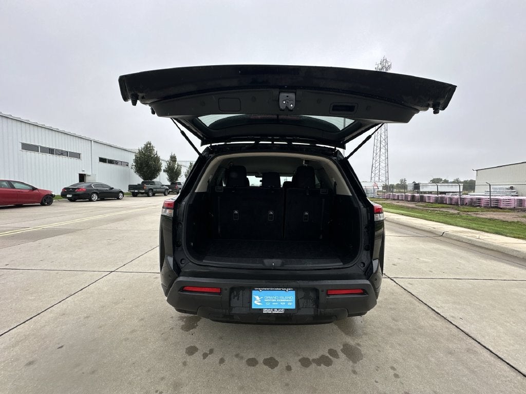 2022 Nissan Pathfinder SV 4WD