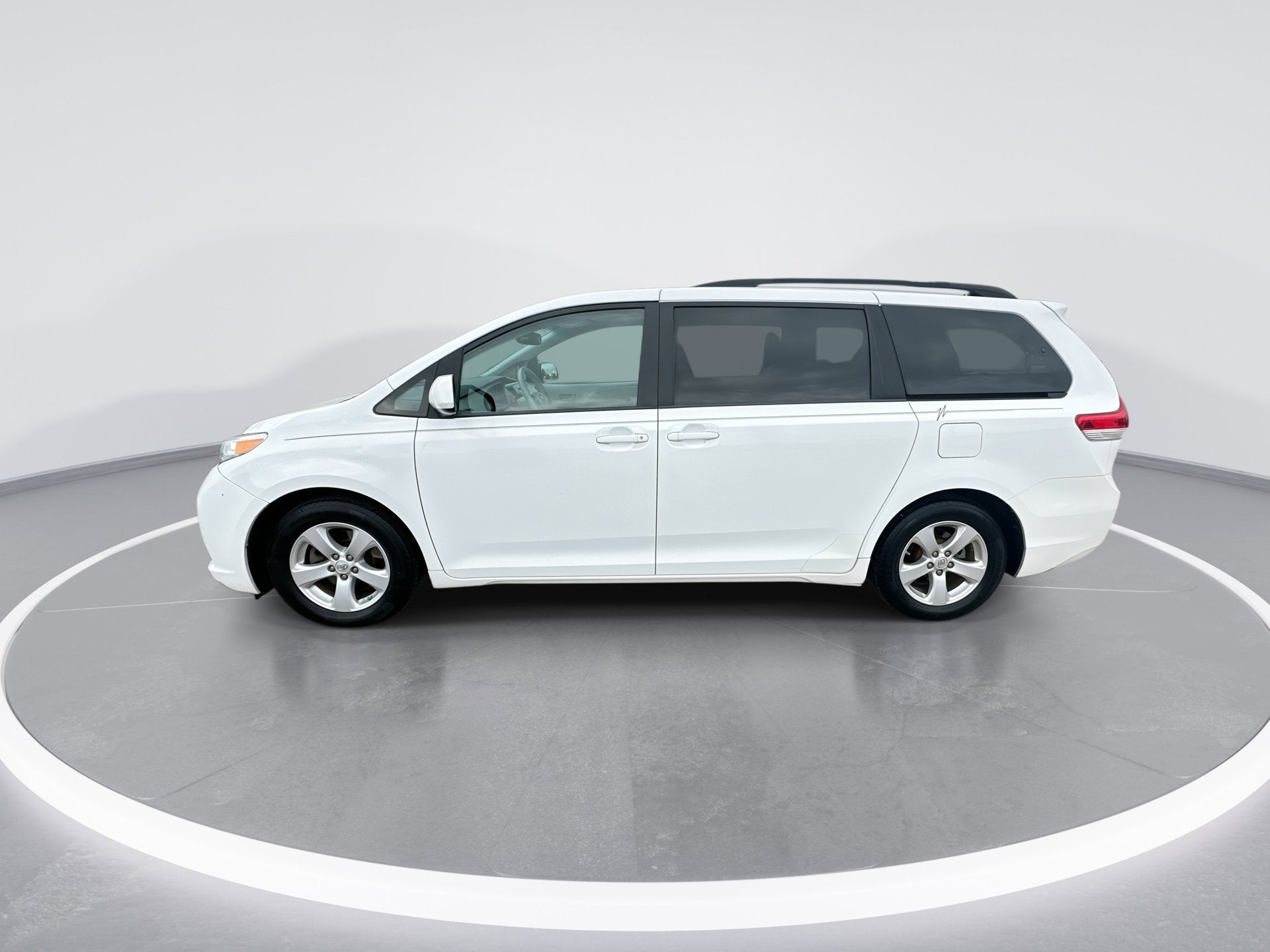 2013 Toyota Sienna LE AAS